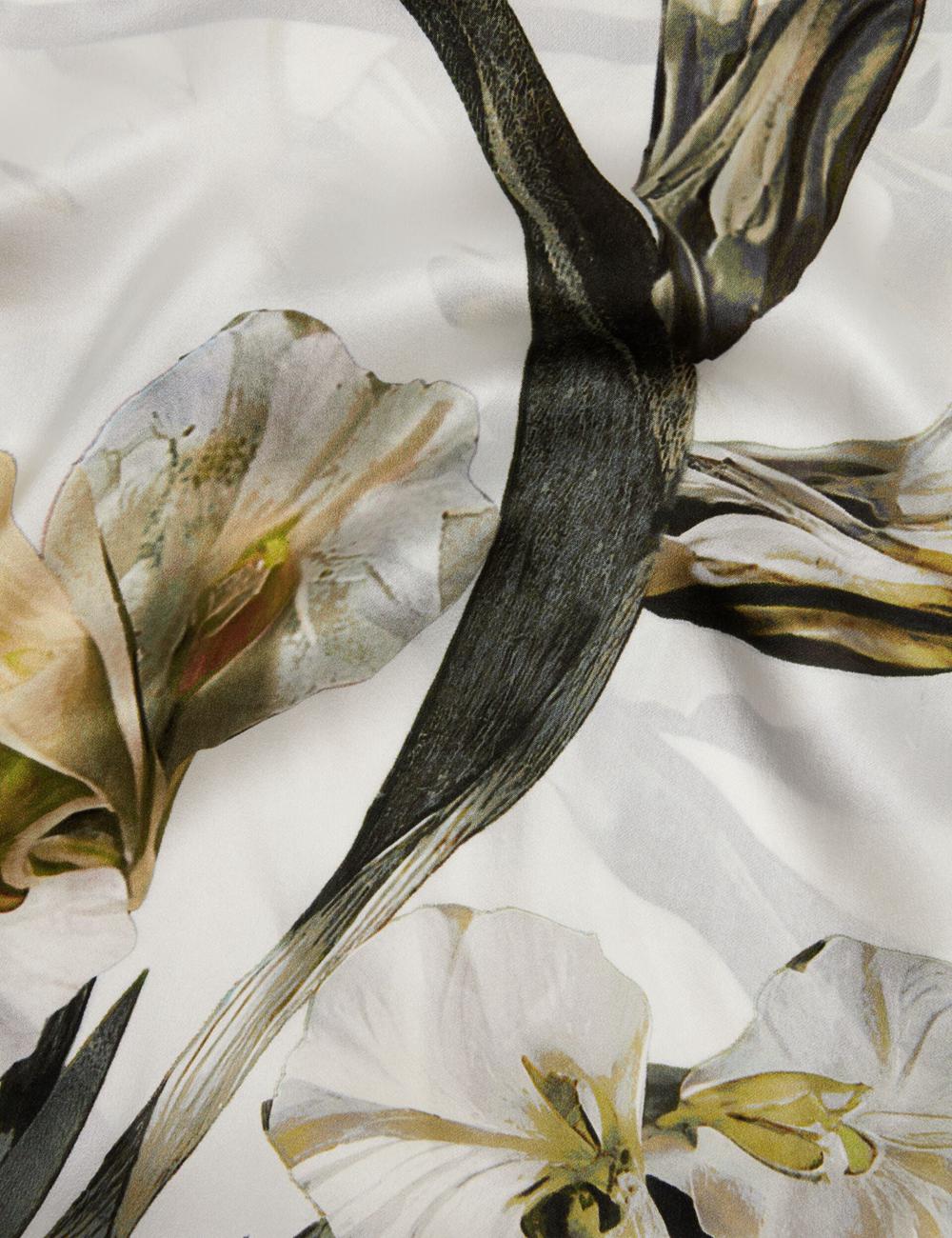 Ecru Ted Baker IRISSI - Floral Graphic Print Square Silk Women Scarves | Ireland  9702-DWQIC