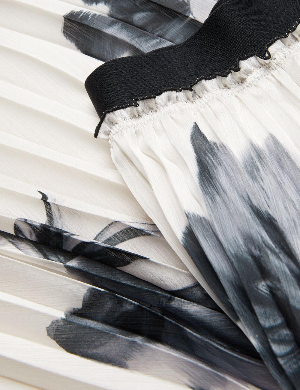 Ivory Ted Baker EMISTA - Monochrome Print Pleated Women Midi Skirts | Ireland  1759-HBFKN