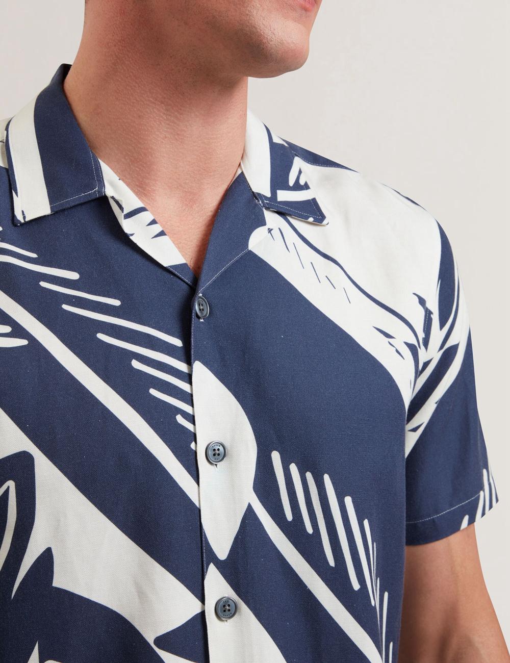 Mid-Navy Ted Baker HEUKELS - Short Sleeve Relaxed Fish Print Men Casual Shirts | Ireland  2739-CRWKS